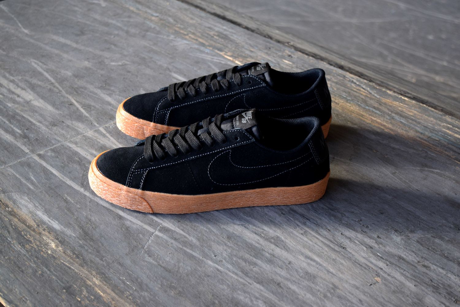 Nike SB Blazer Low Black Black Anthracite at BAYSIXTY6-Skate-Shop wood